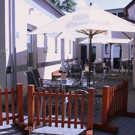 Penzion A Caferestaurant U Lavky Chrudim Eksteriør billede